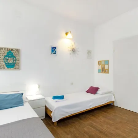 Apartment The Whitehouse Brodarica (Sibenik-Knin)