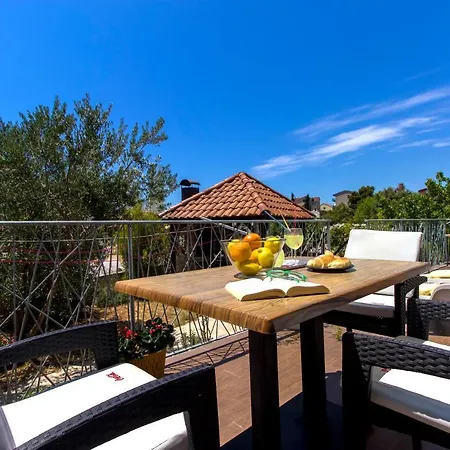 Apartment The Whitehouse Brodarica (Sibenik-Knin)