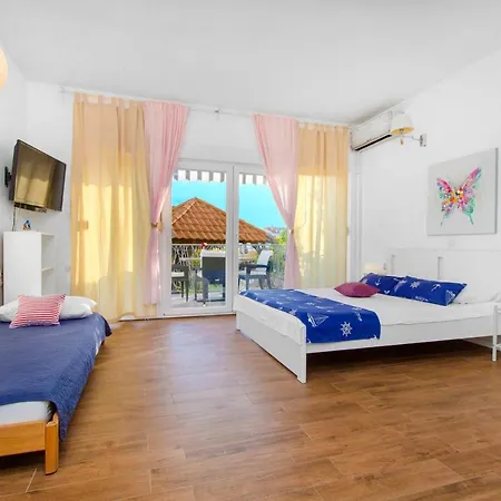 Apartment The Whitehouse