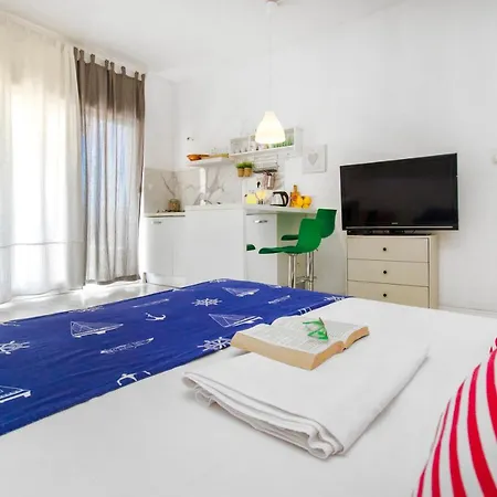 The Whitehouse Apartment Brodarica (Sibenik-Knin)