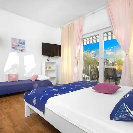 The Whitehouse Apartment