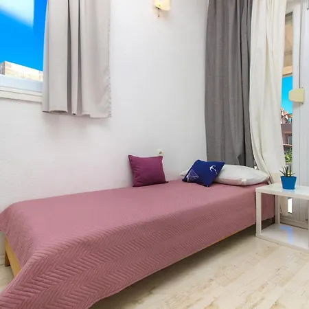 The Whitehouse Apartment *