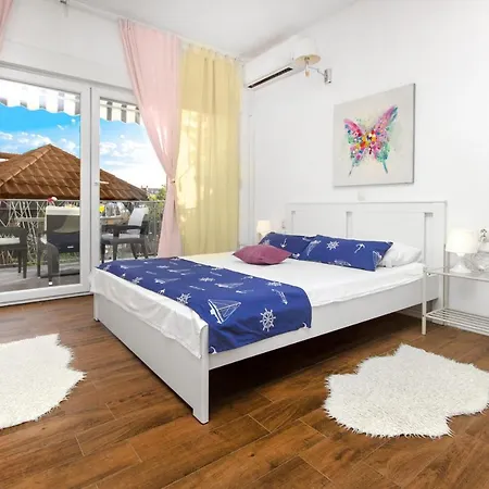 The Whitehouse Apartment Brodarica (Sibenik-Knin)