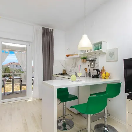 The Whitehouse Apartment *