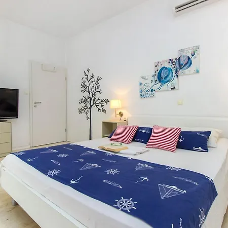 Apartment The Whitehouse Brodarica (Sibenik-Knin)