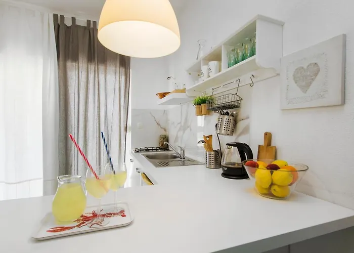 The Whitehouse * Brodarica (Sibenik-Knin)