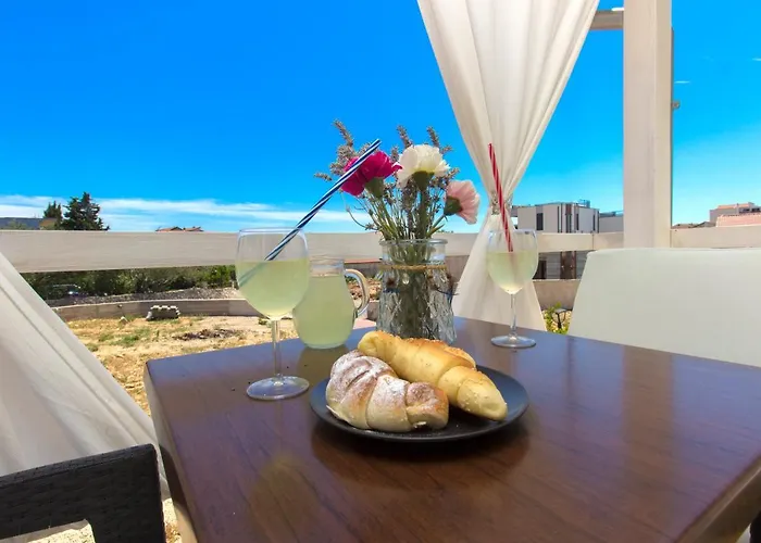 The Whitehouse Apartman *