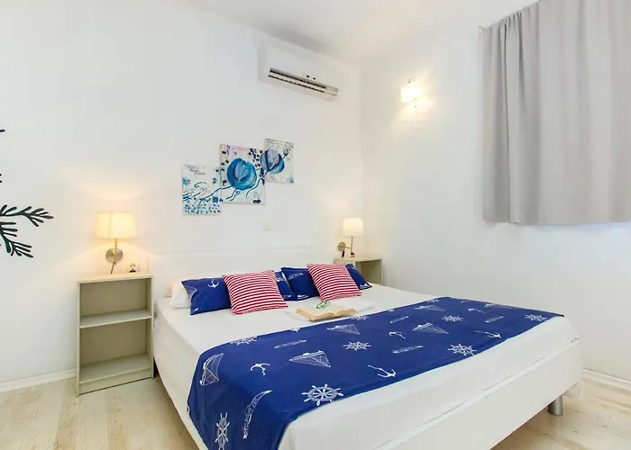 The Whitehouse Apartman *