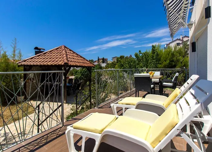 The Whitehouse Apartman