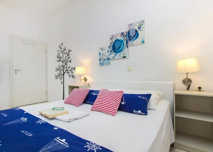 The Whitehouse Apartman *