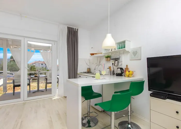 The Whitehouse Apartman *