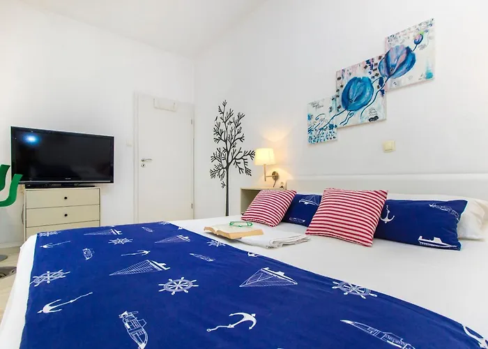 The Whitehouse Apartman *